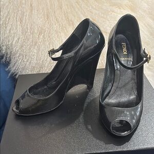 FENDI Black Patent Peep Toe Wedge Heels Mary Jane’s ANKLE STRAPS SHOES (38.5/7.5